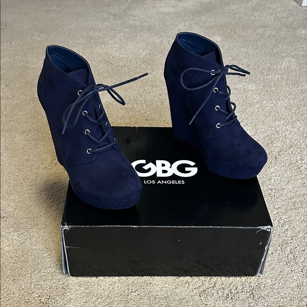 NWT-GBG Los Angeles Aheela Boots Women US 6 Blue Wedge Heel Ankle Booties